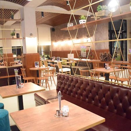 Tepelene Bluepoint Hotel מראה חיצוני תמונה