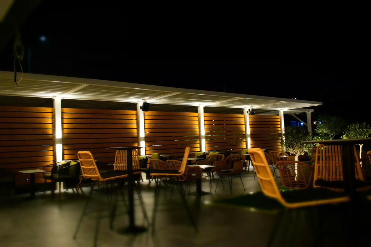 Tepelene Bluepoint Hotel מראה חיצוני תמונה
