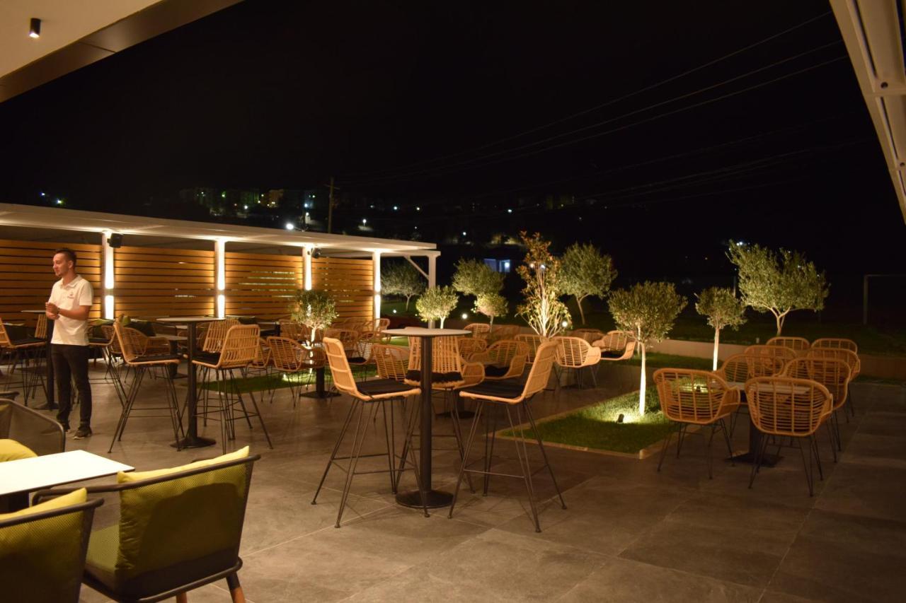 Tepelene Bluepoint Hotel מראה חיצוני תמונה
