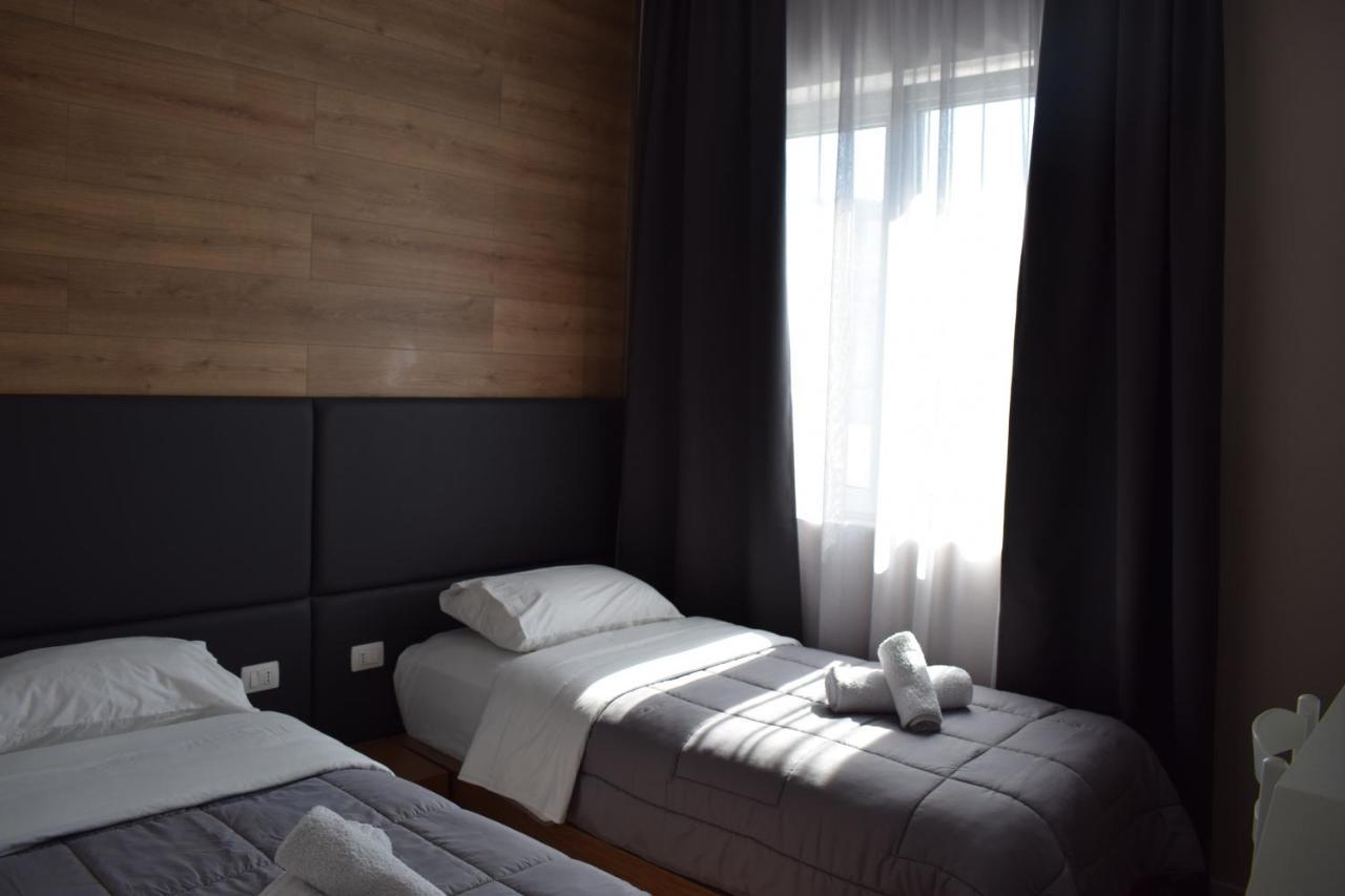 Tepelene Bluepoint Hotel מראה חיצוני תמונה
