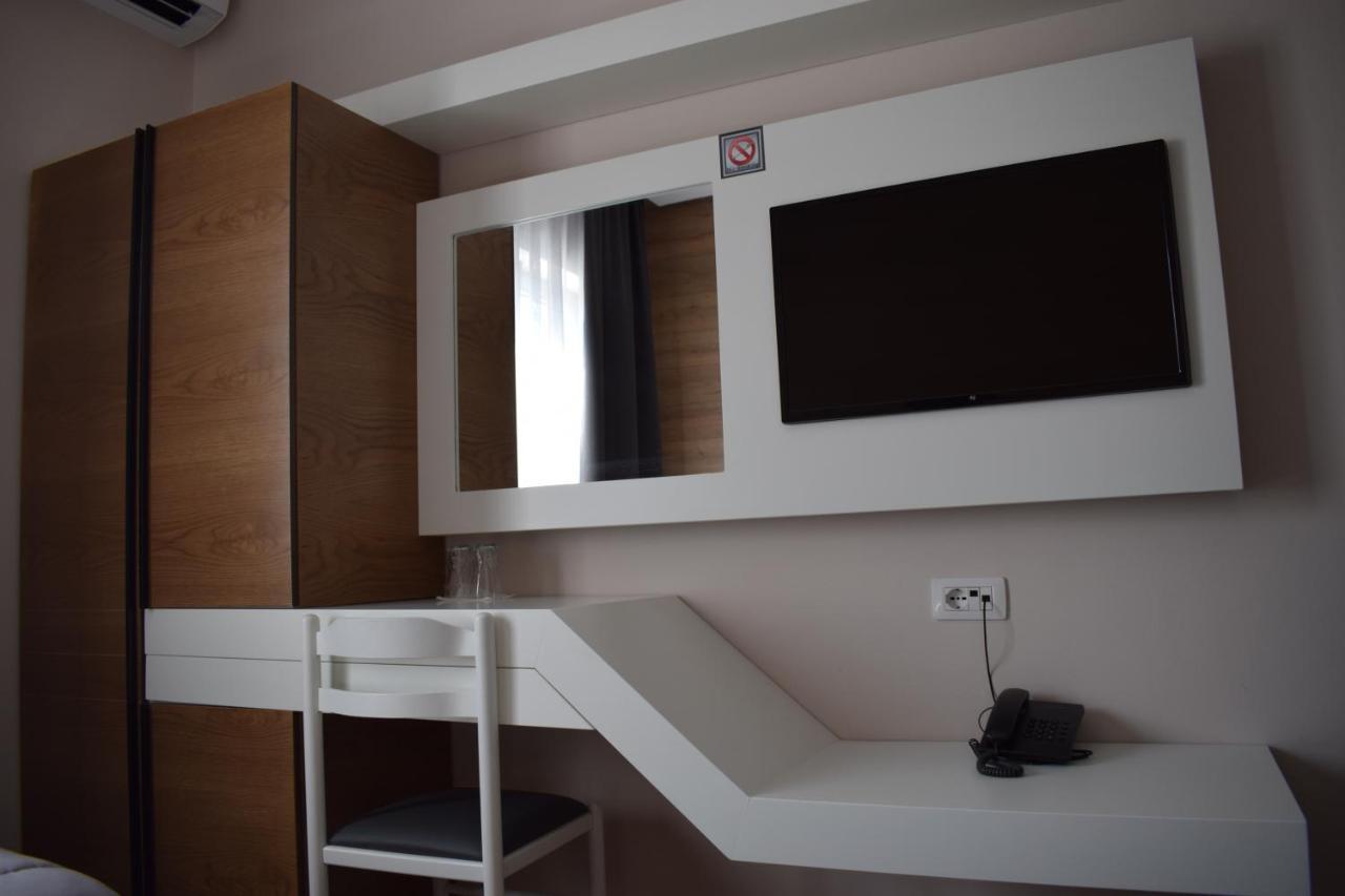 Tepelene Bluepoint Hotel מראה חיצוני תמונה
