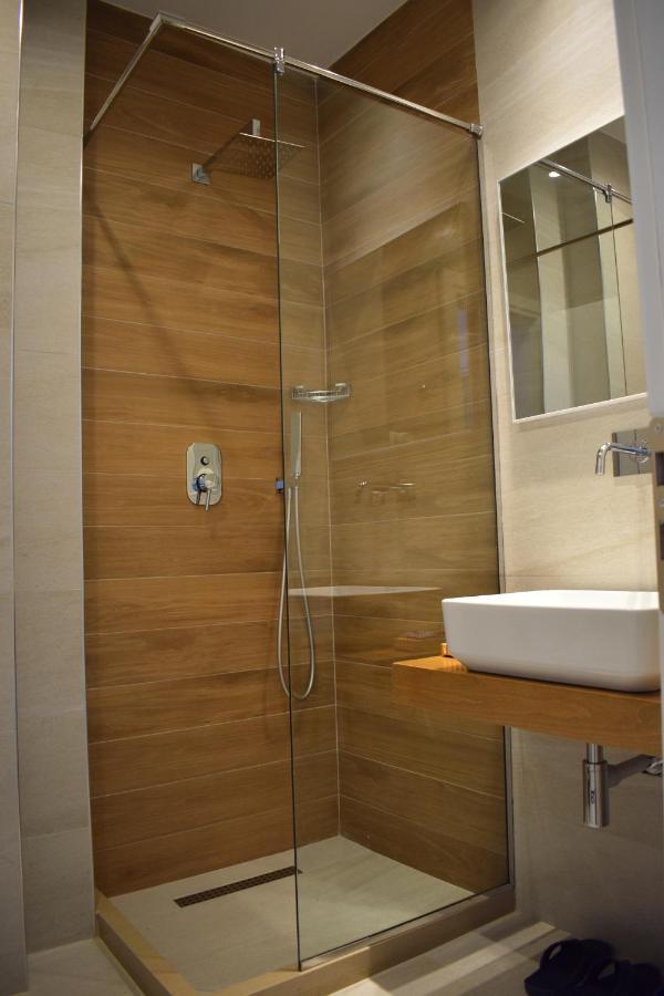 Tepelene Bluepoint Hotel מראה חיצוני תמונה